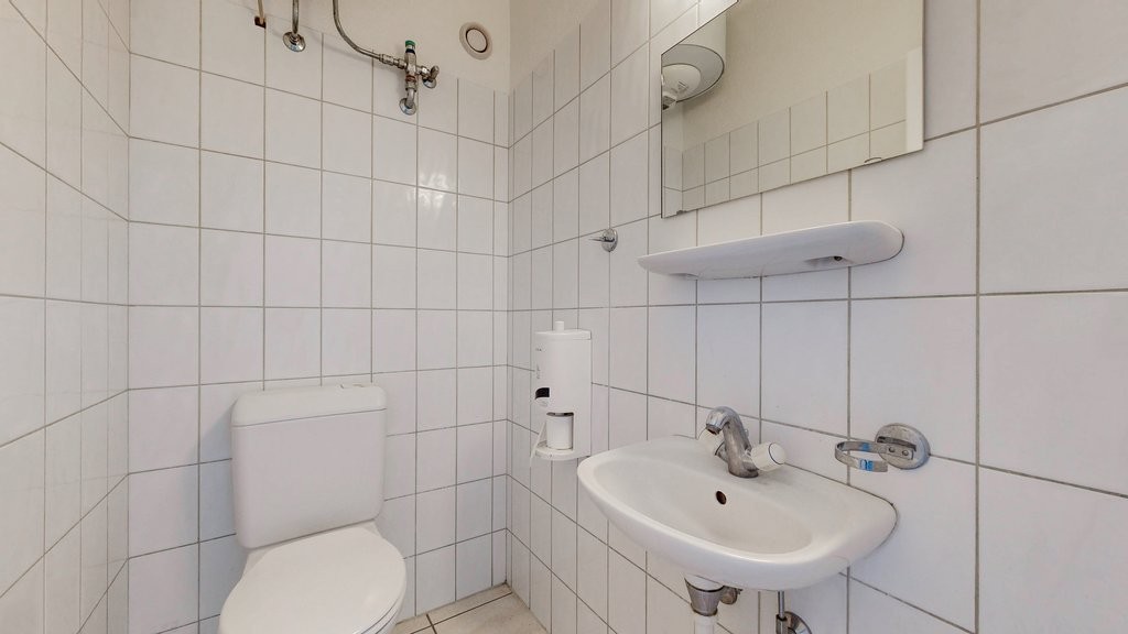 negozio di 244m²