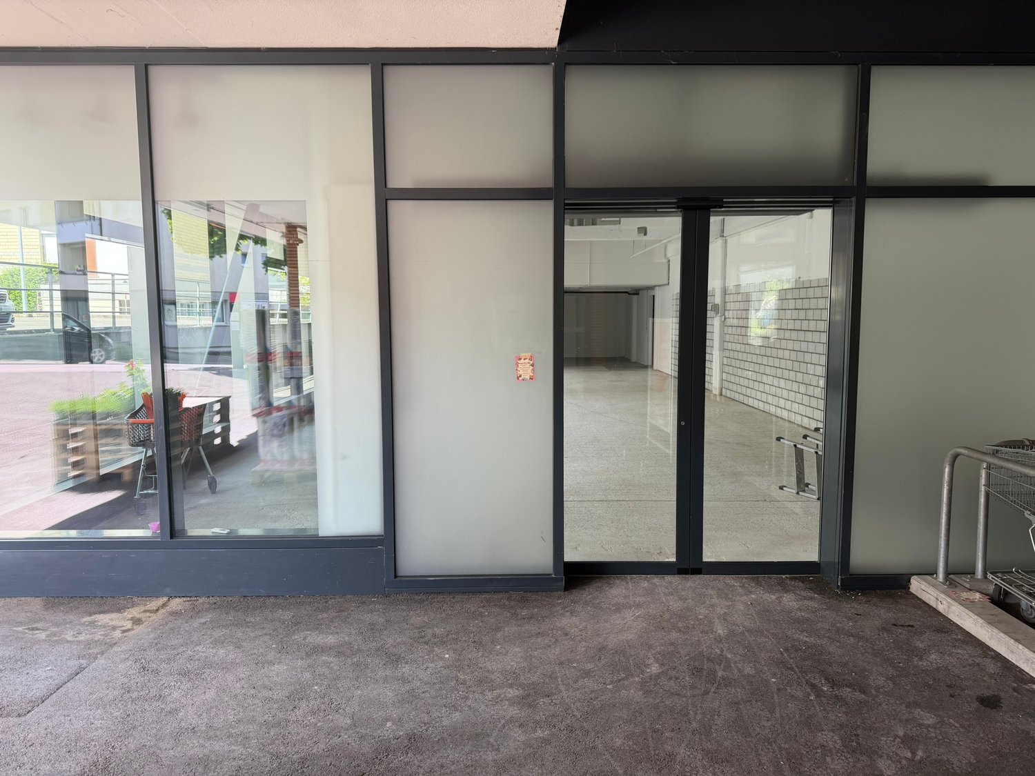 negozio di 320m²