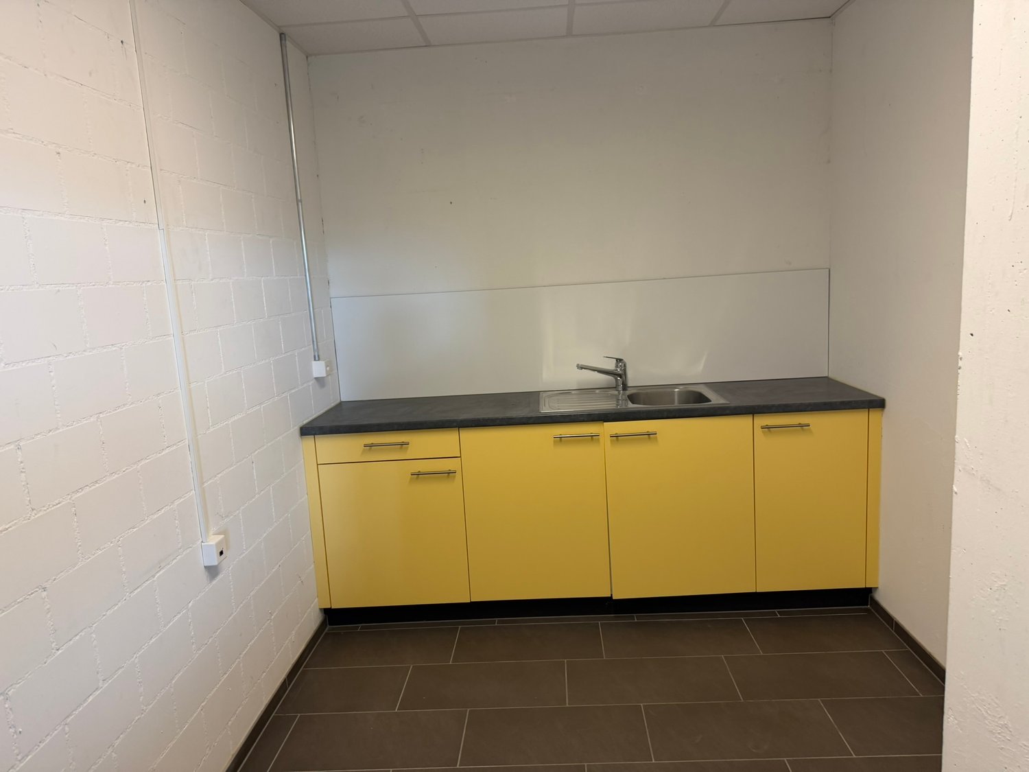 negozio di 320m²