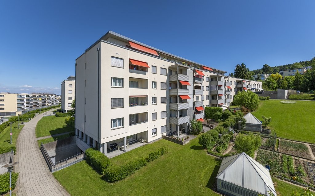 Underground slot","description":"Available immediately or by arrangement, we are renting one or more underground parking spaces at Obstgartenstrasse in Wittenbach."}