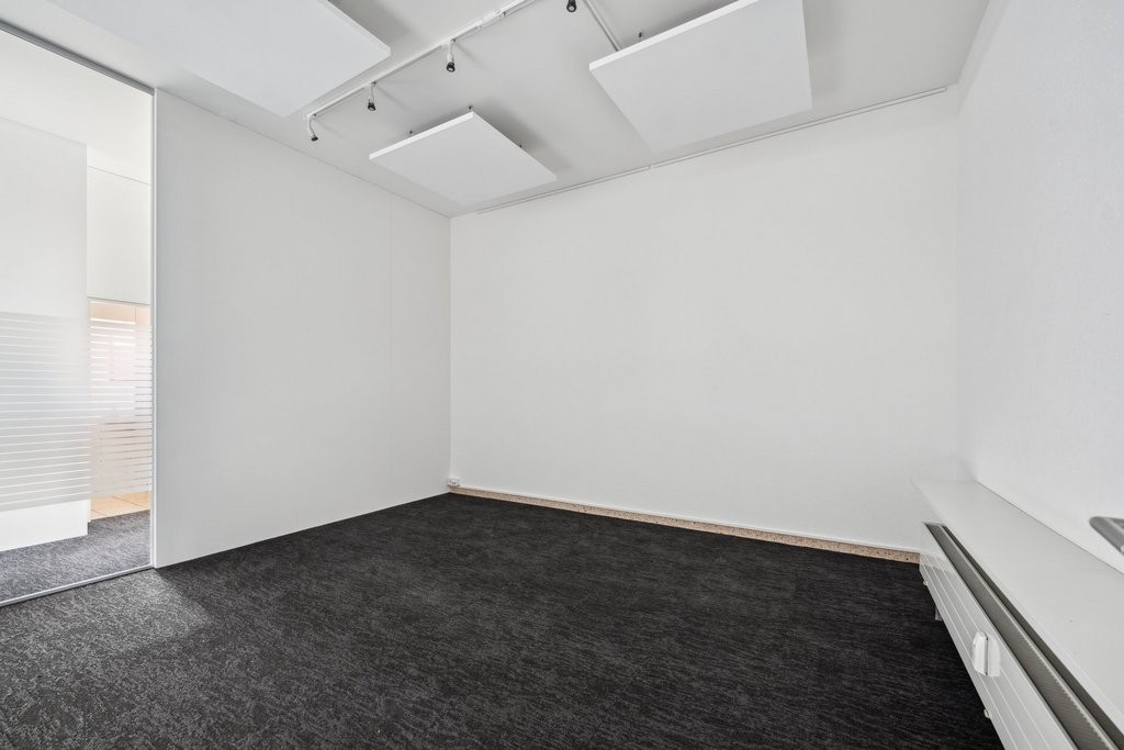 138m² negozio