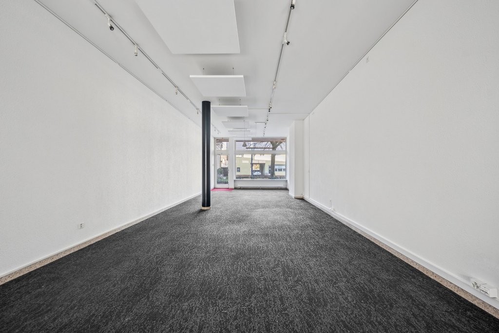 138m² negozio