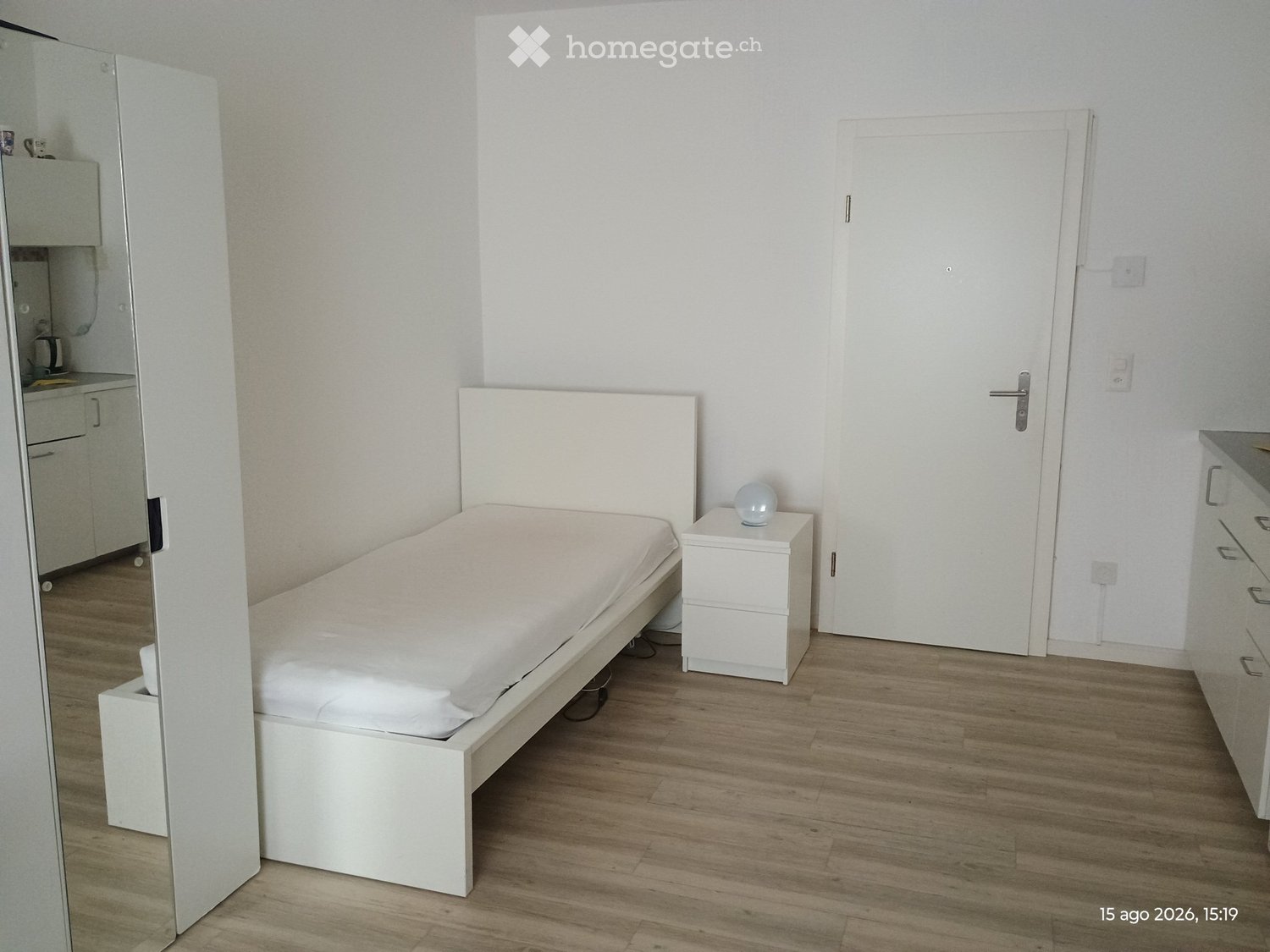 Appartamento di 1 locale

A 5 minuti a piedi dalla stazione di Locarno, da Piazza Grande, ben servito da mezzi e uffici pubblici intorno,
+41 76 273 37 17, foto 3 di 5