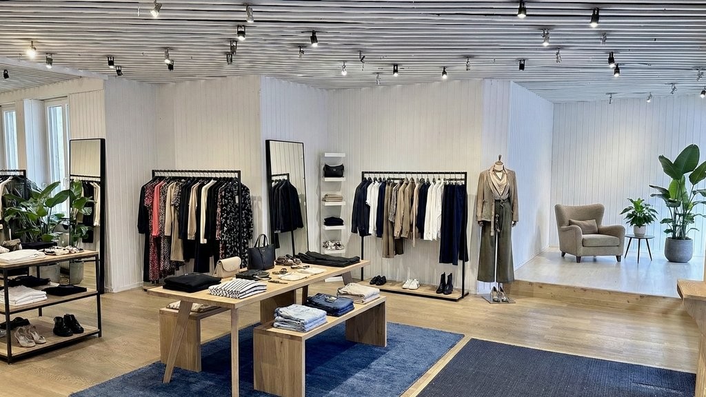 296m² shop, foto 3 di 10