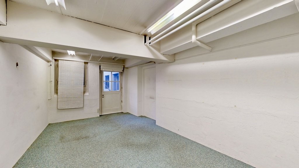 296m² shop, foto 6 di 10