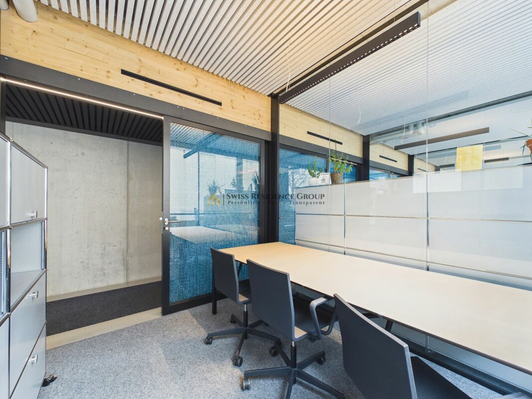 100m² office