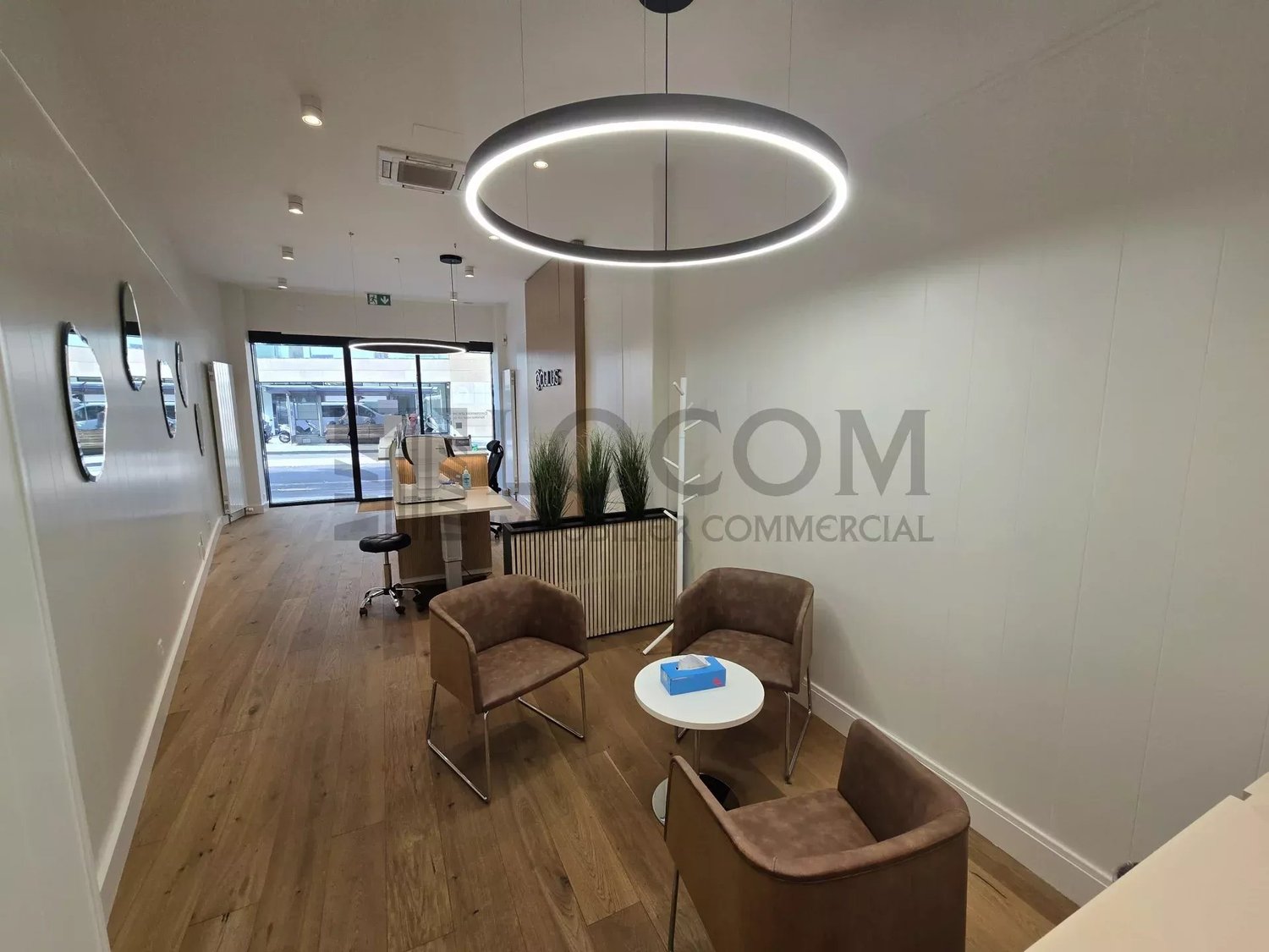 75m² negozio
