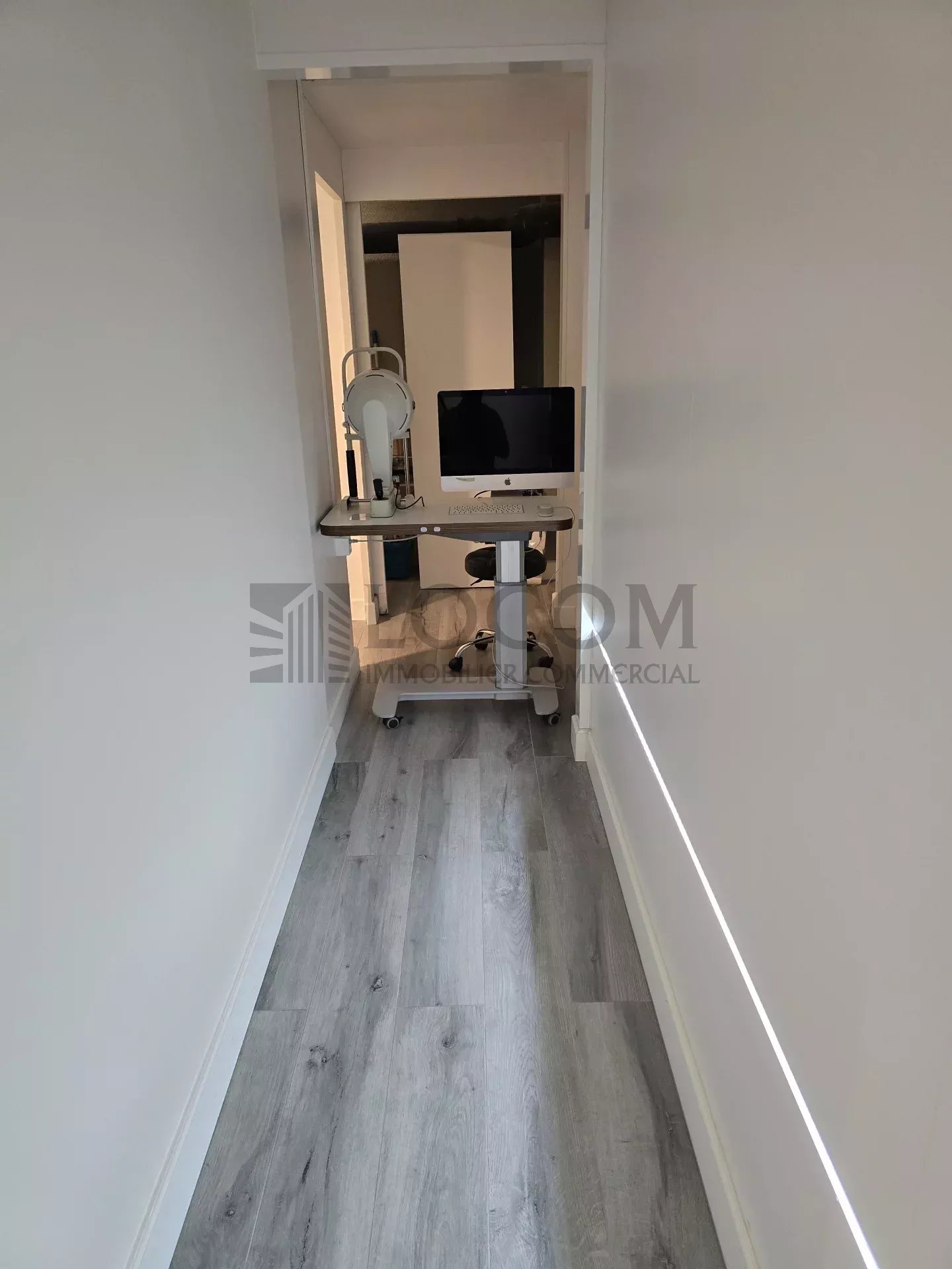 75m² negozio