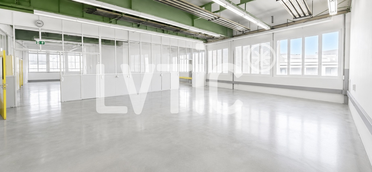 464m² workshop