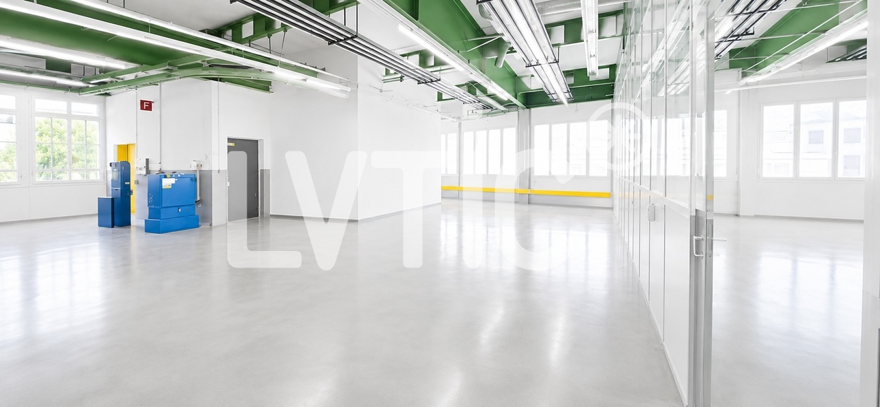 464m² workshop