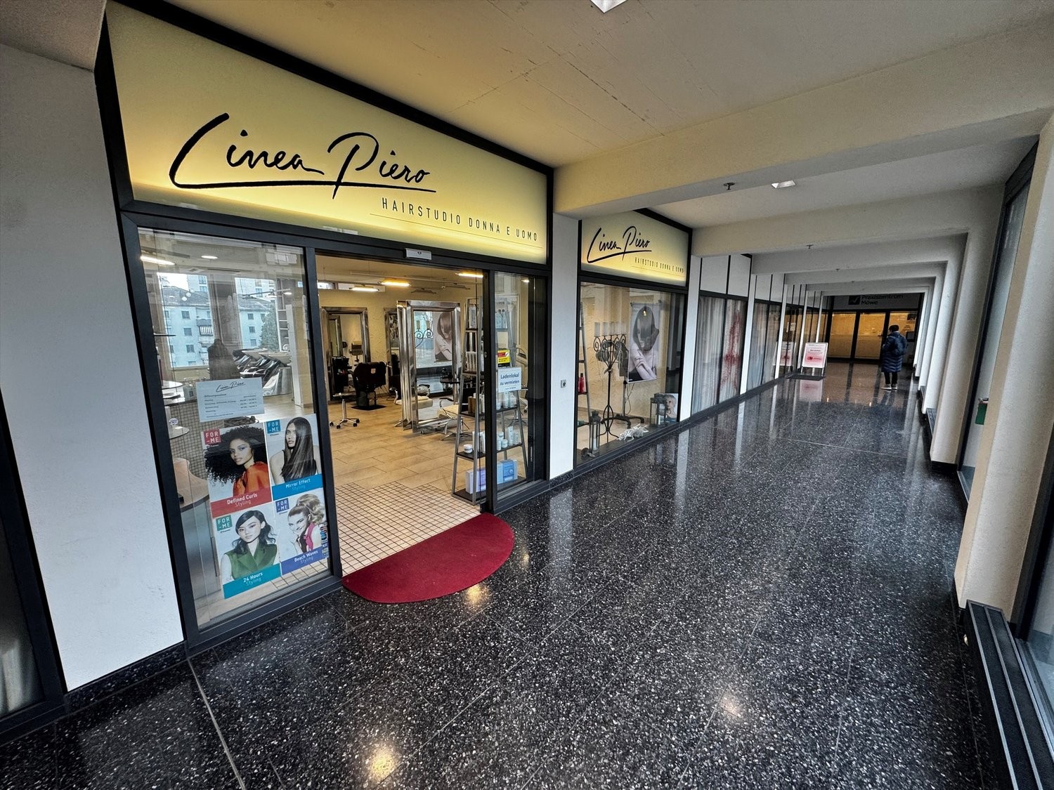 102m² hairdresser
