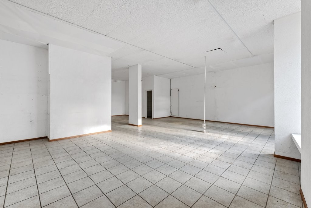 89m² commercial