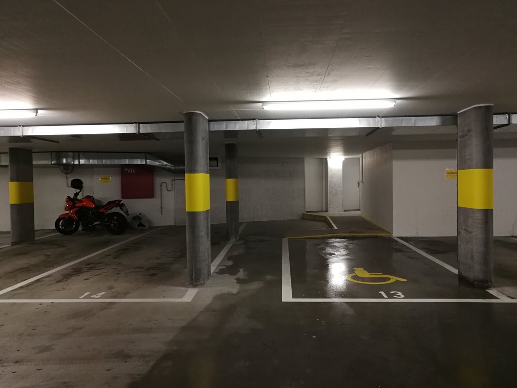 Posto auto coperto, foto 3 di 3