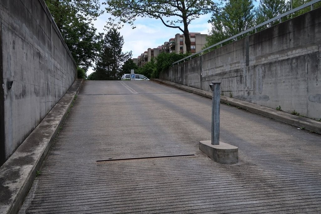 1m² posto auto coperto per biciclette