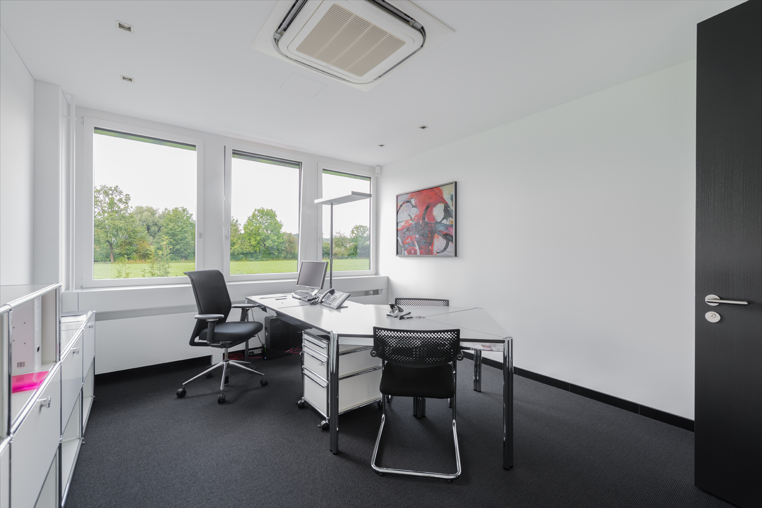 210m² office