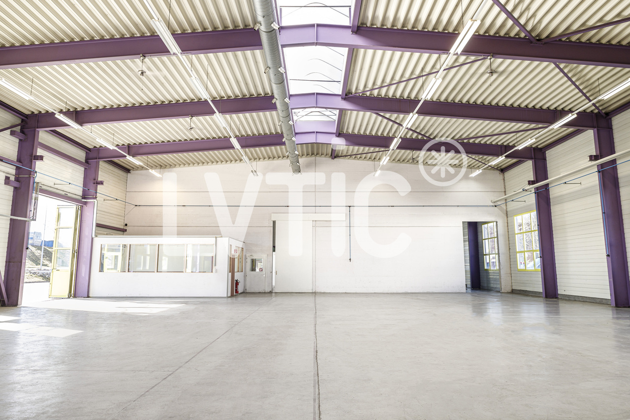 636m² oggetto industriale