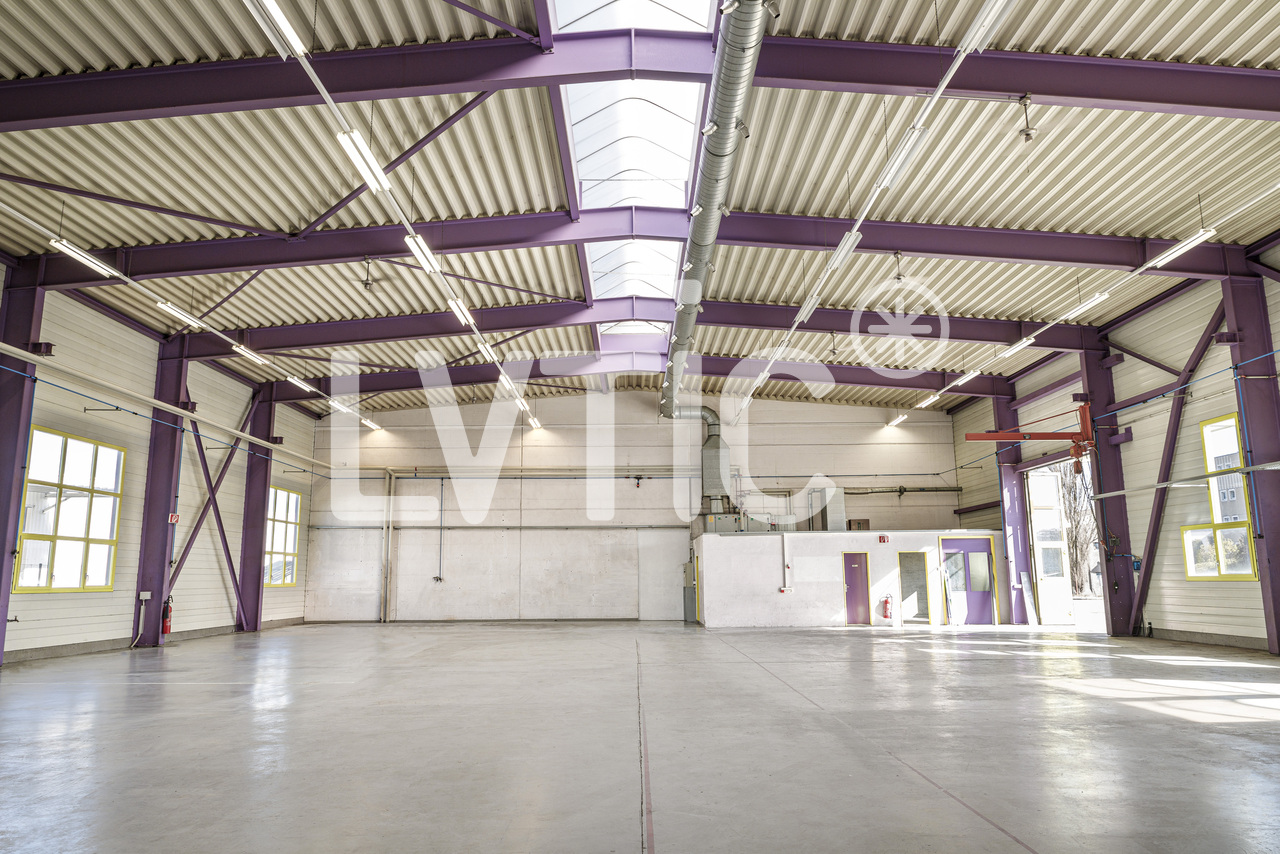 636m² oggetto industriale