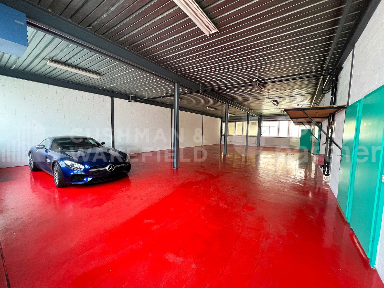 940m² commerciale