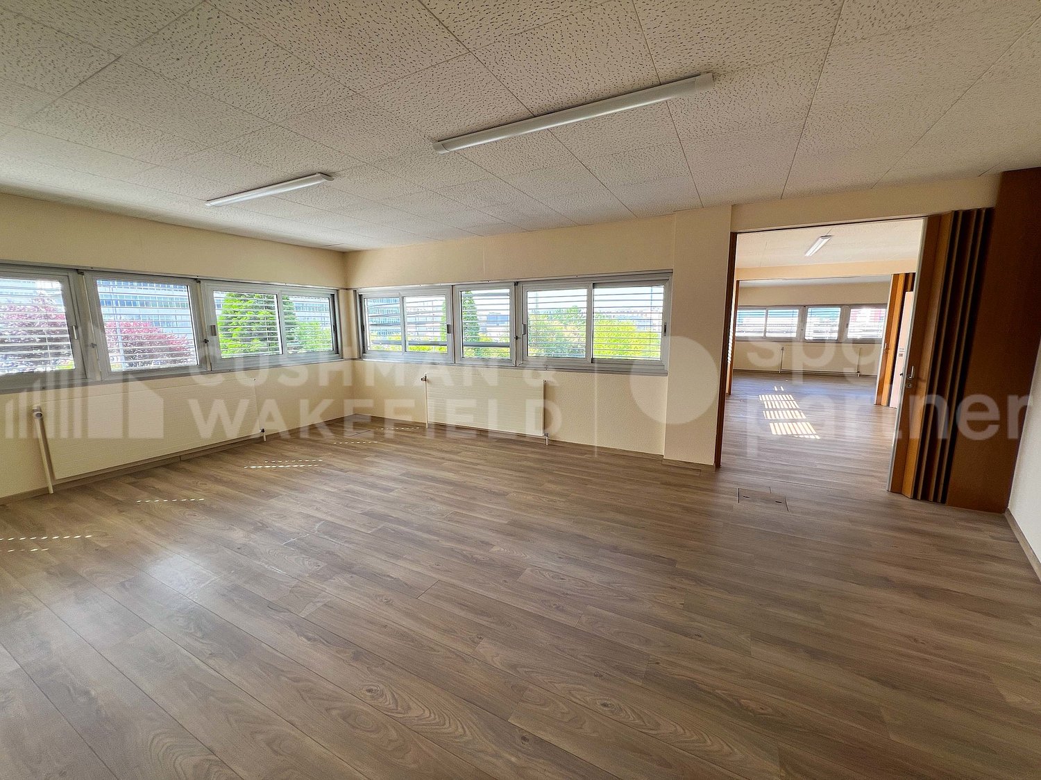 940m² commerciale
