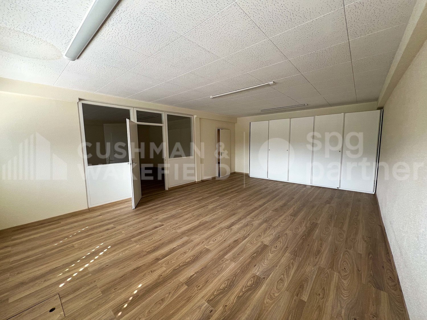 940m² commerciale