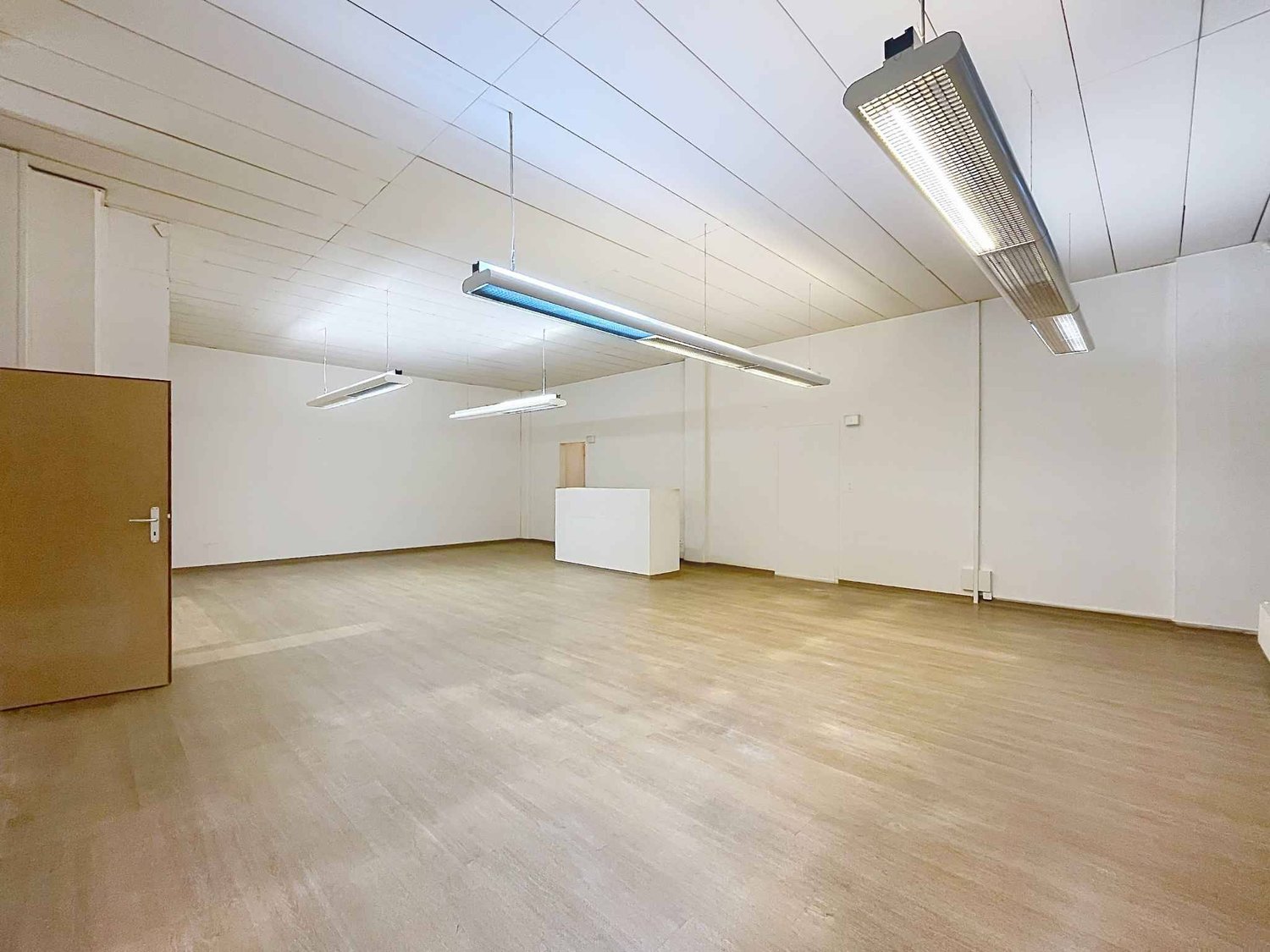 247m² office