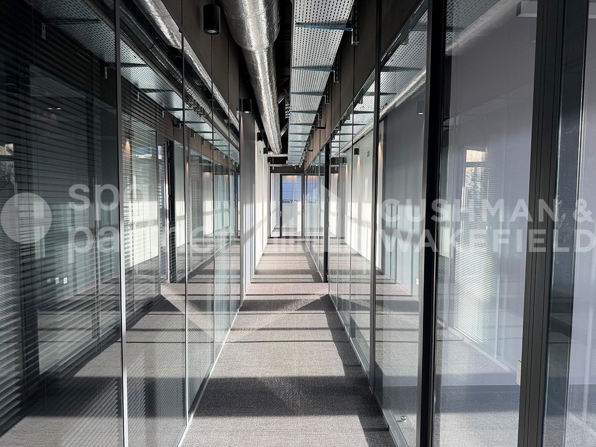 1280m² commerciale