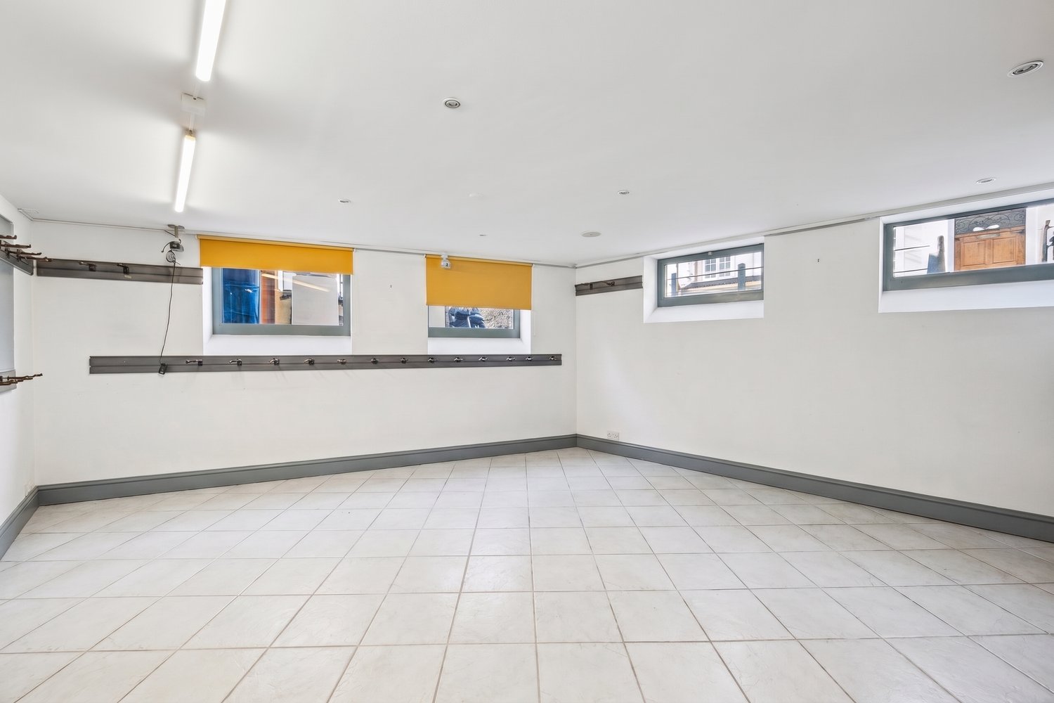 negozio di 200m²
