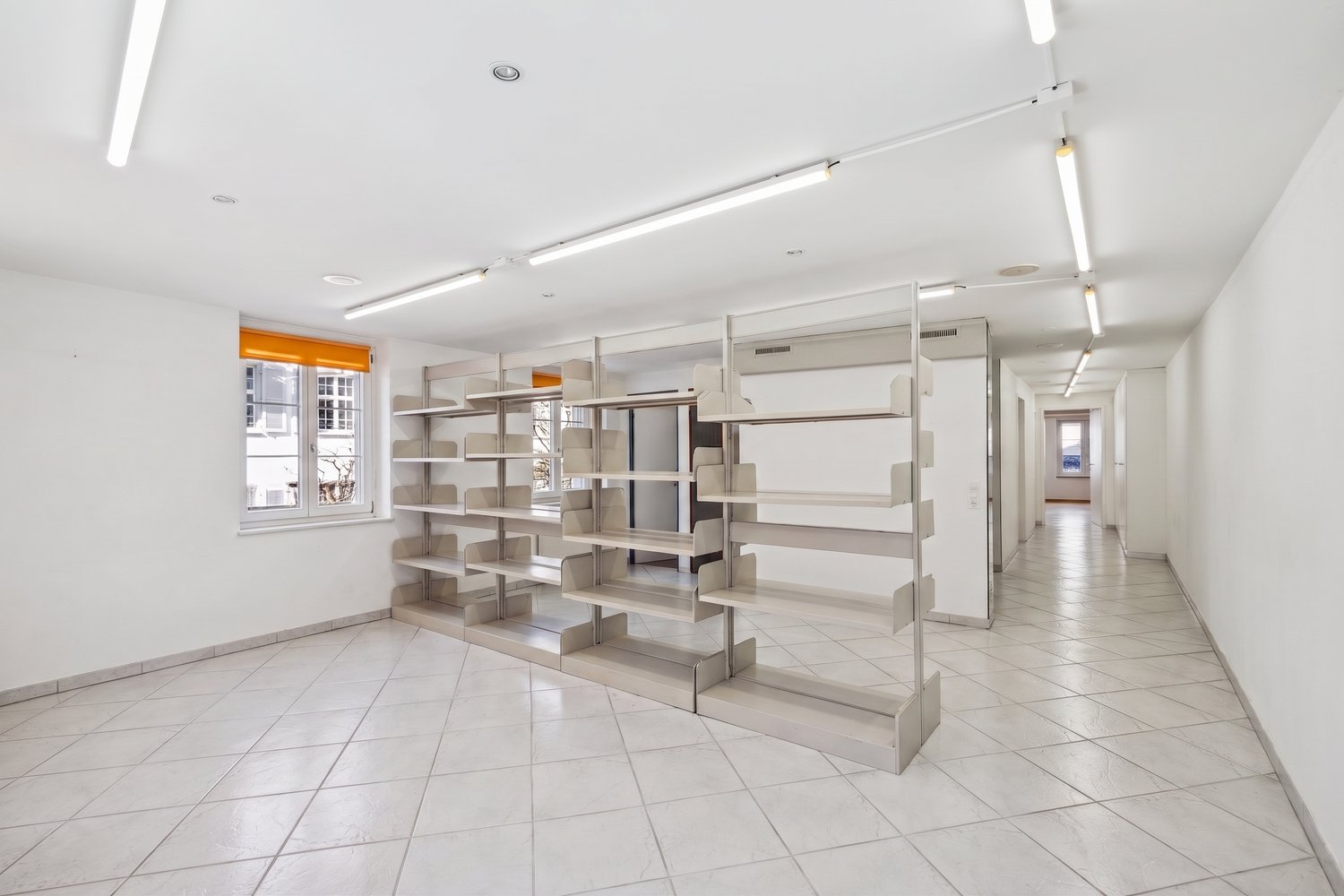 negozio di 200m²