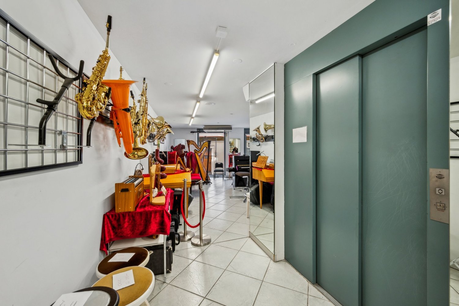 negozio di 200m²