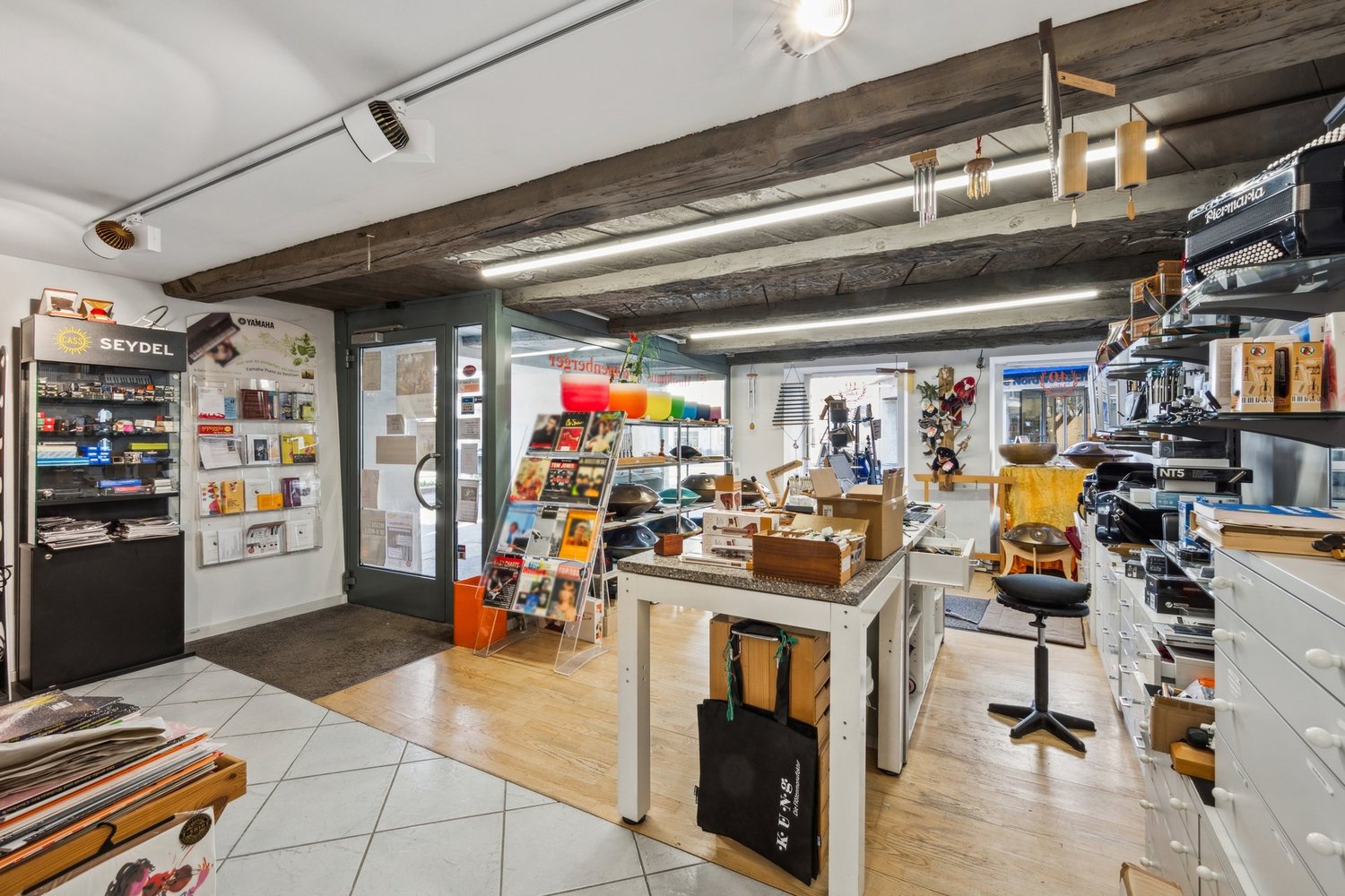 negozio di 200m²