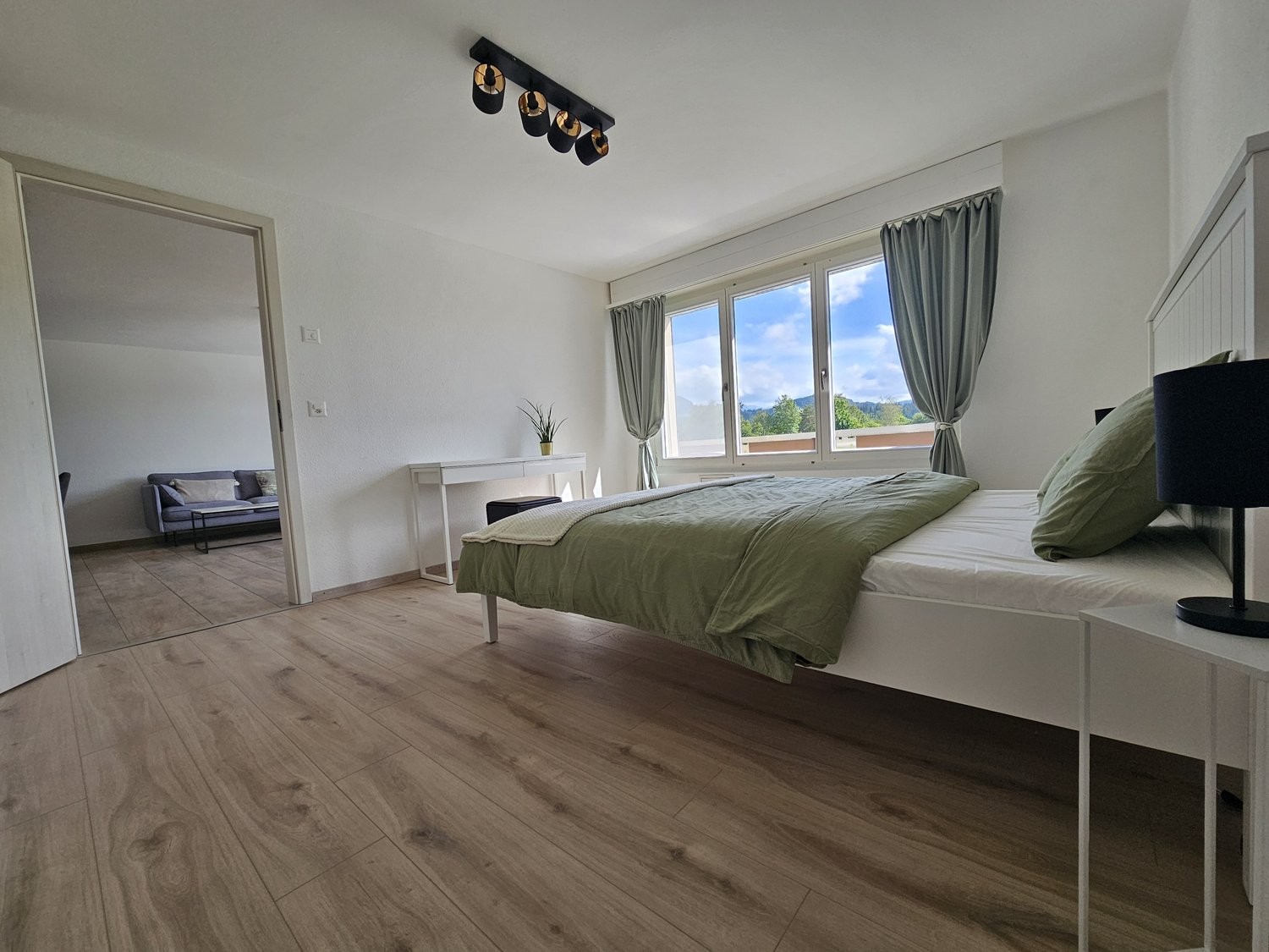 Appartamento arredato di 4 ½ locali, foto 3 di 9