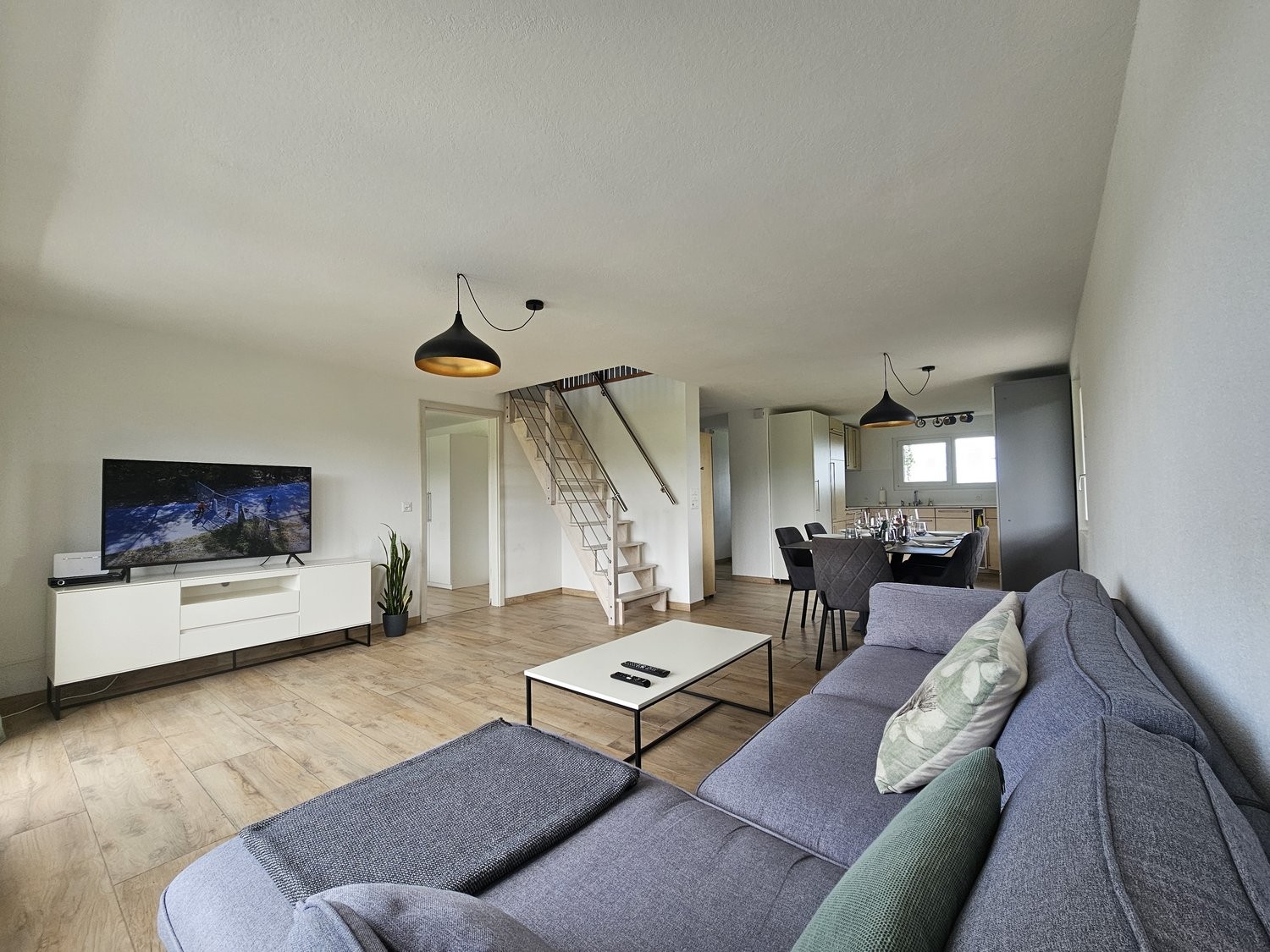 Appartamento arredato di 4 ½ locali, foto 1 di 9
