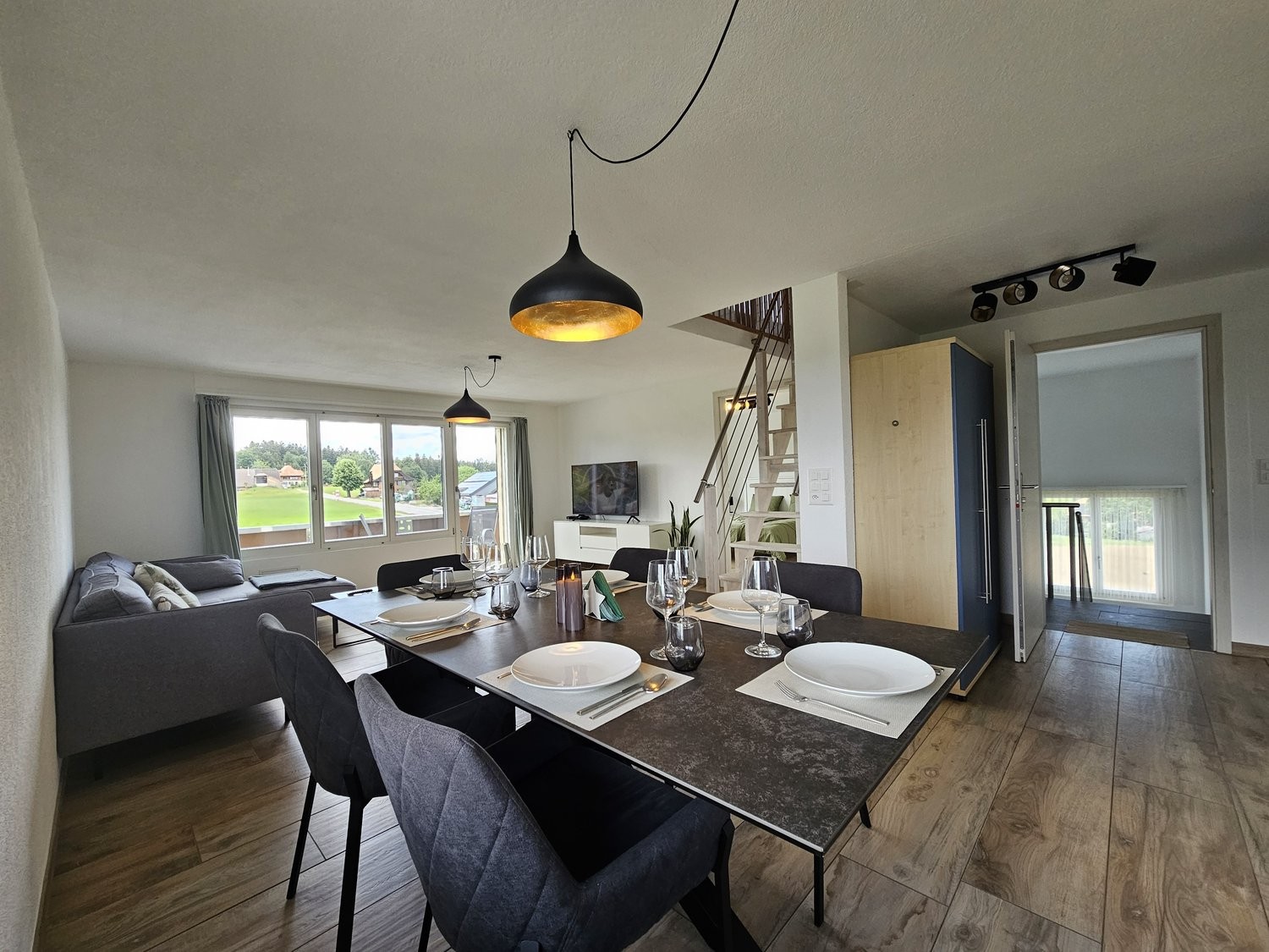 Appartamento arredato di 4 ½ locali, foto 2 di 9