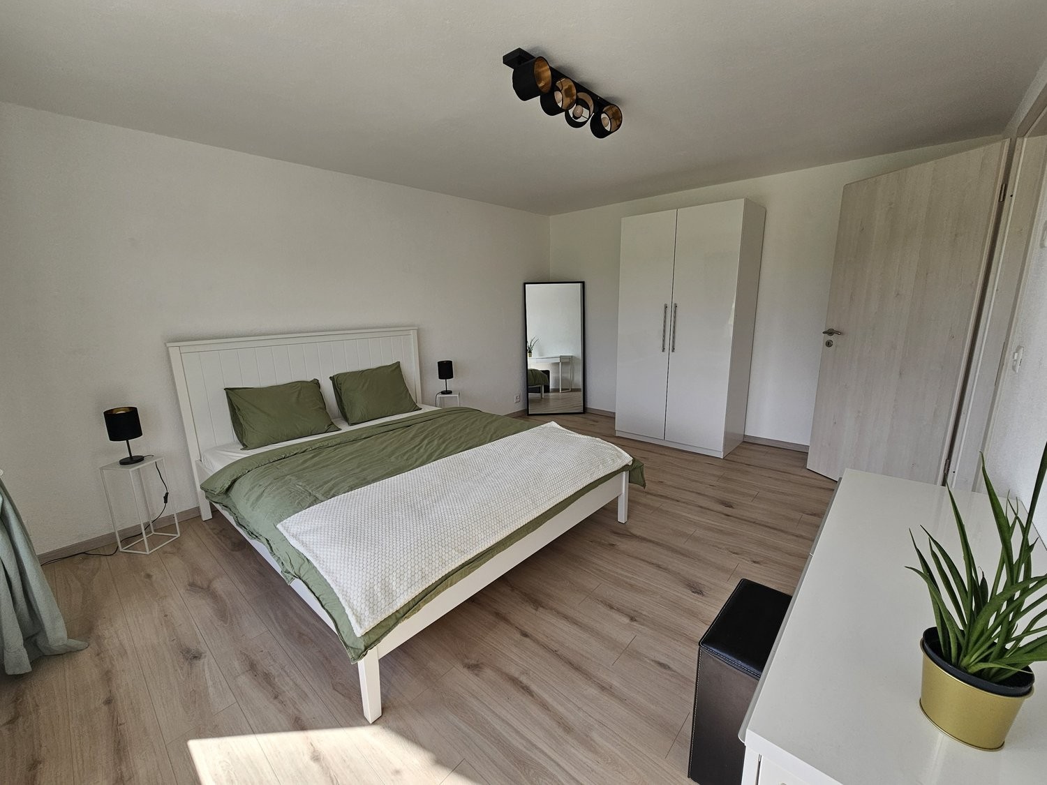 Appartamento arredato di 4 ½ locali, foto 5 di 9