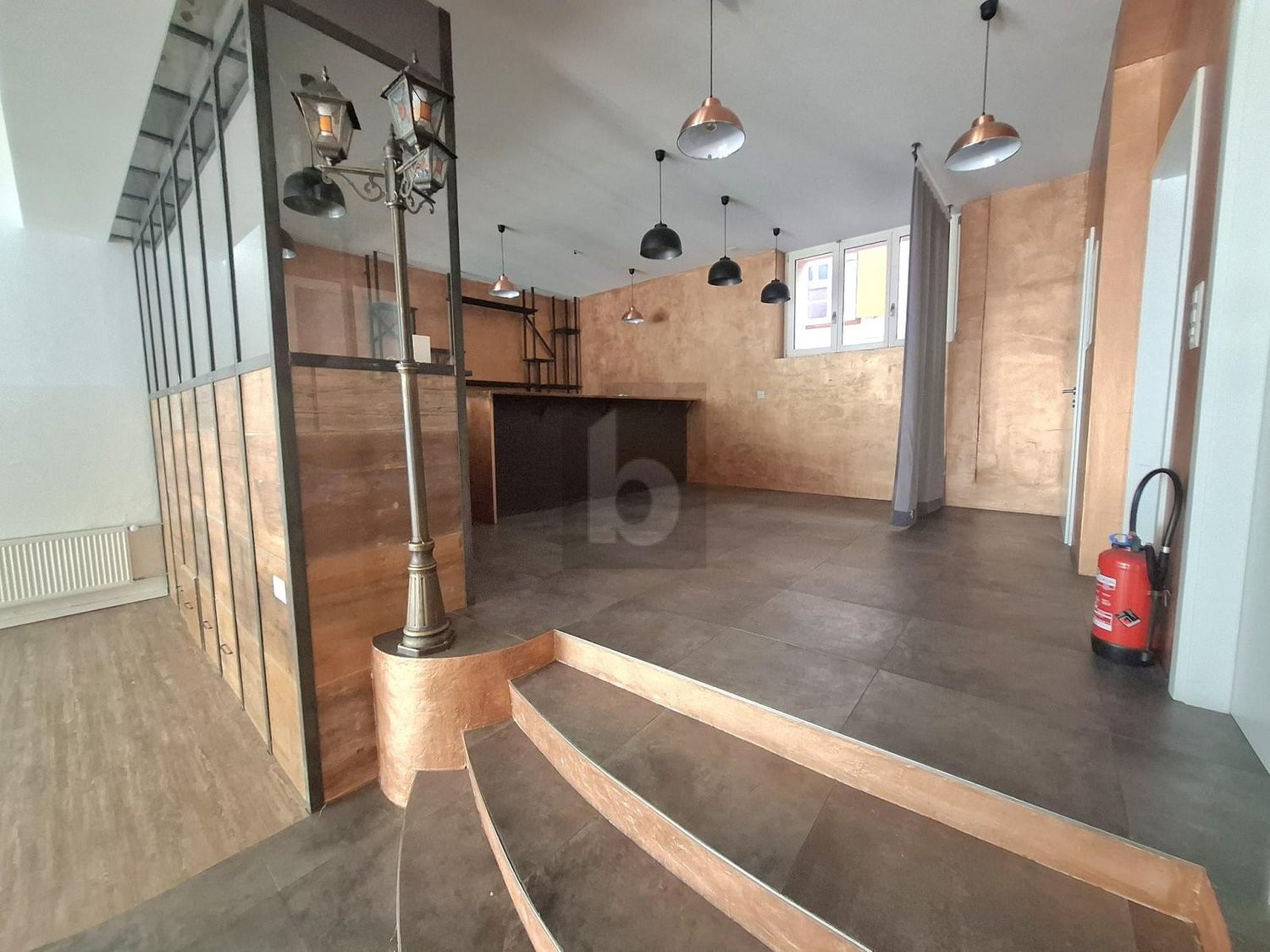 110m² superficie abitabile / edificio commerciale