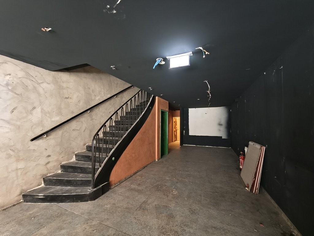 94m² shop, foto 2 di 5