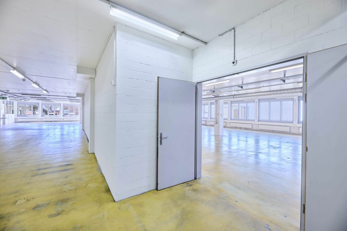 790m² commerciale, foto 9 di 10