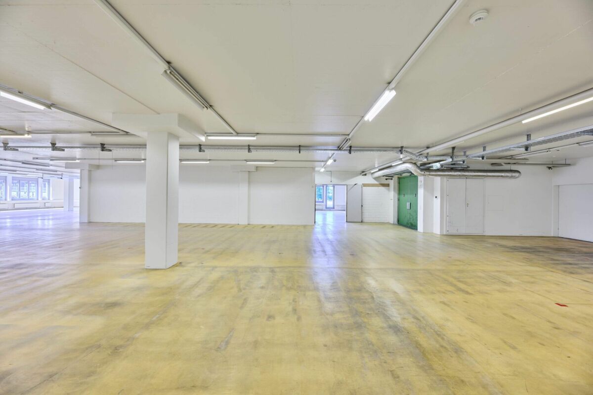 790m² commerciale, foto 7 di 10