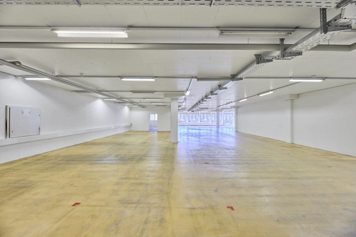 790m² commerciale, foto 6 di 10