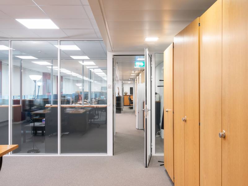 161m² office