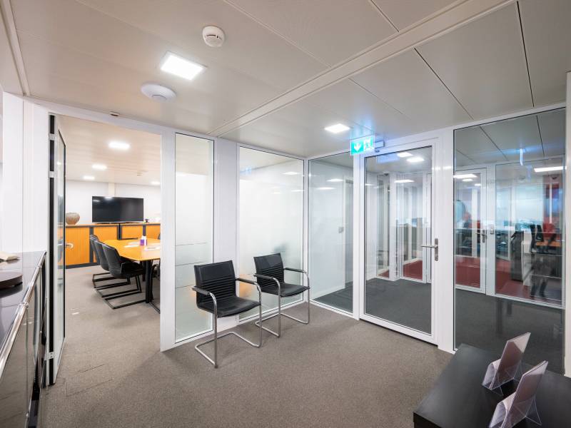 161m² office