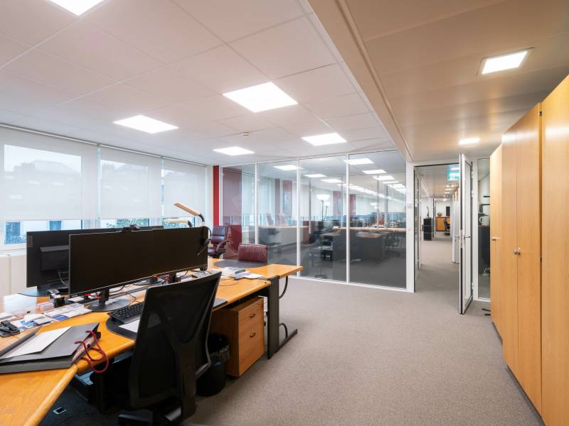 161m² office