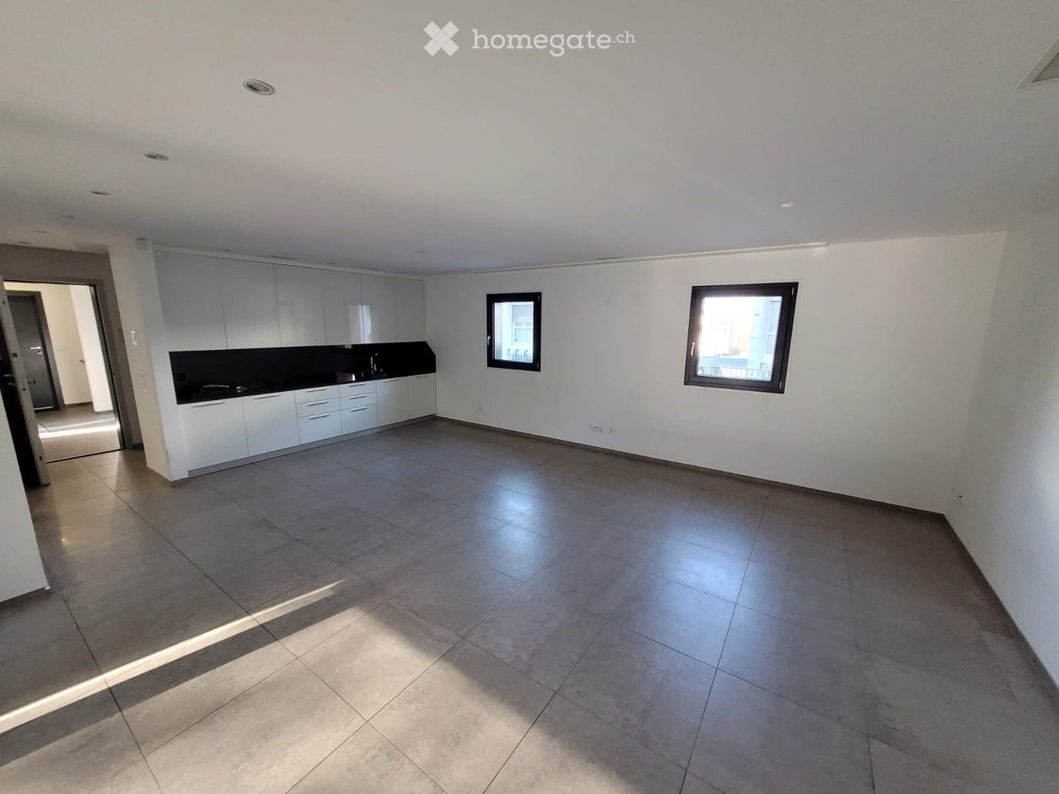 5 rooms apartment
