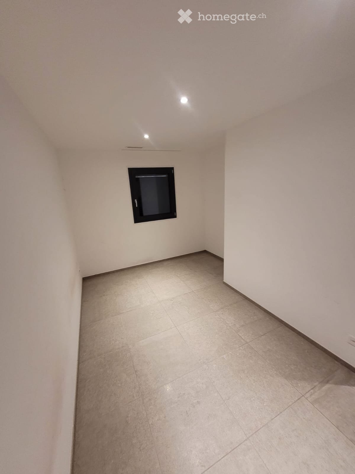 5 rooms apartment