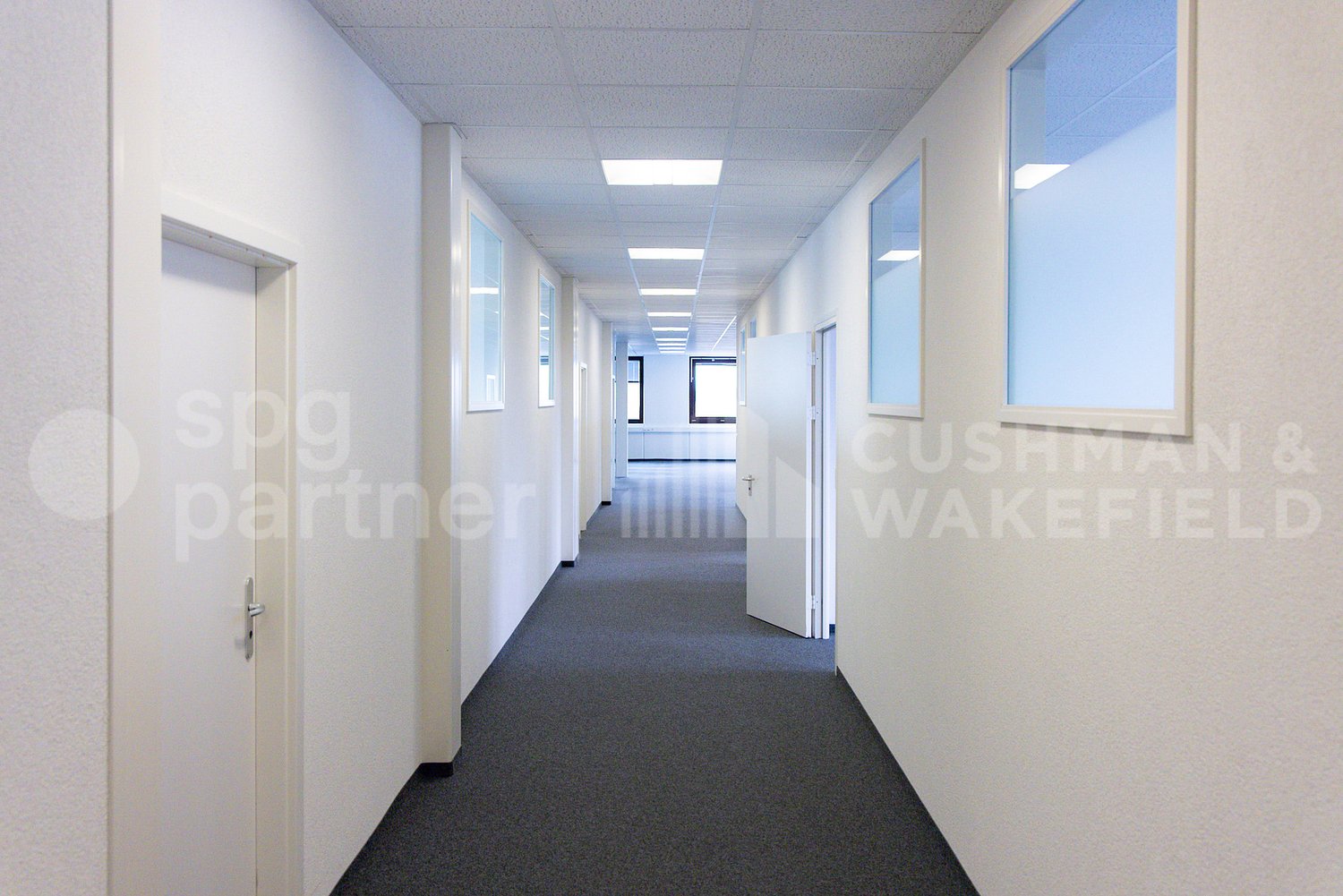 370m² ufficio, foto 2 di 3