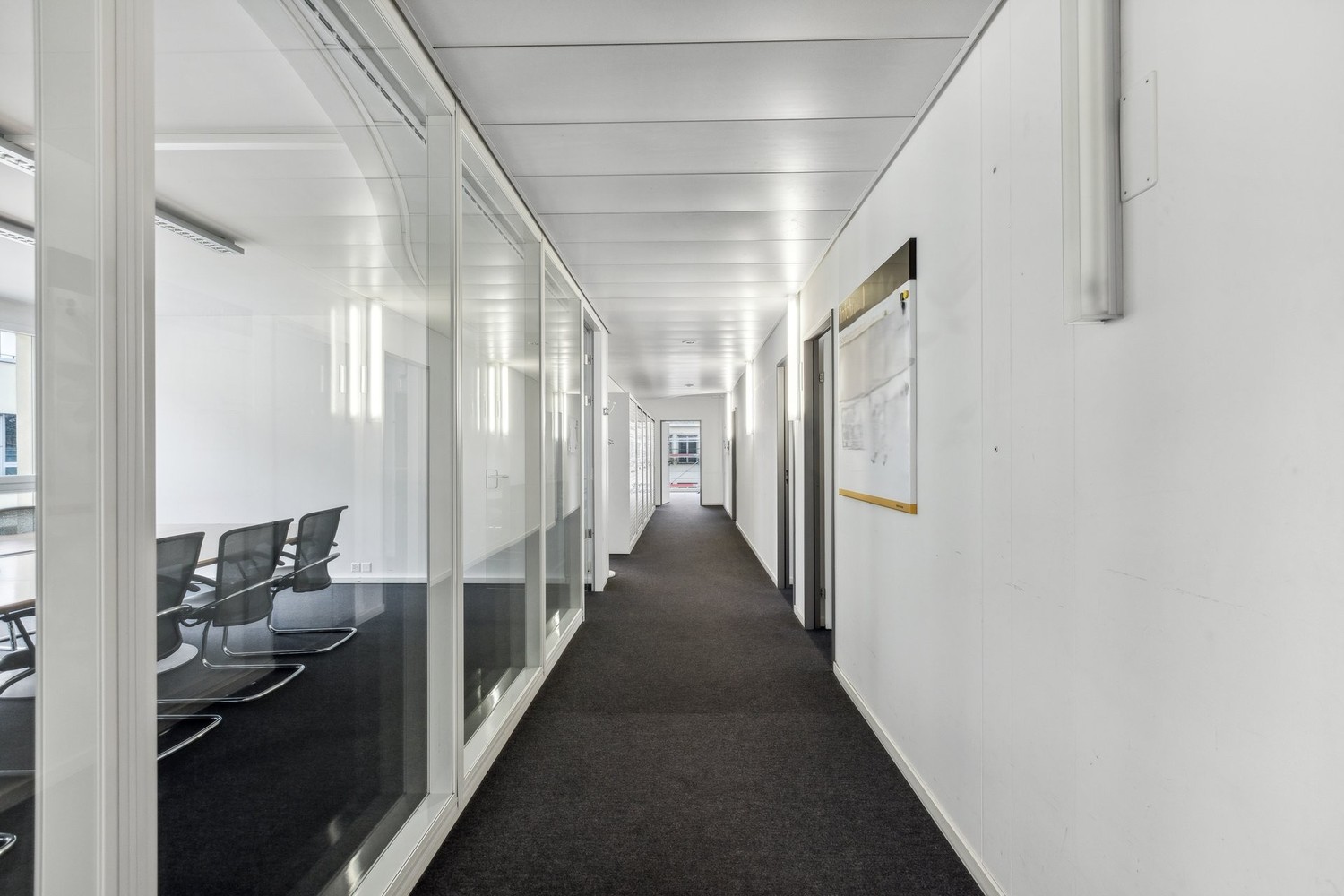 582m² ufficio