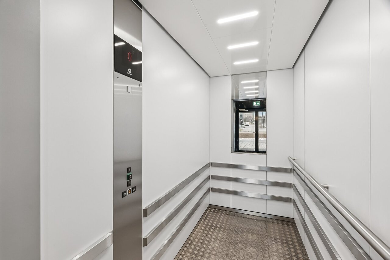 425m² commerciale