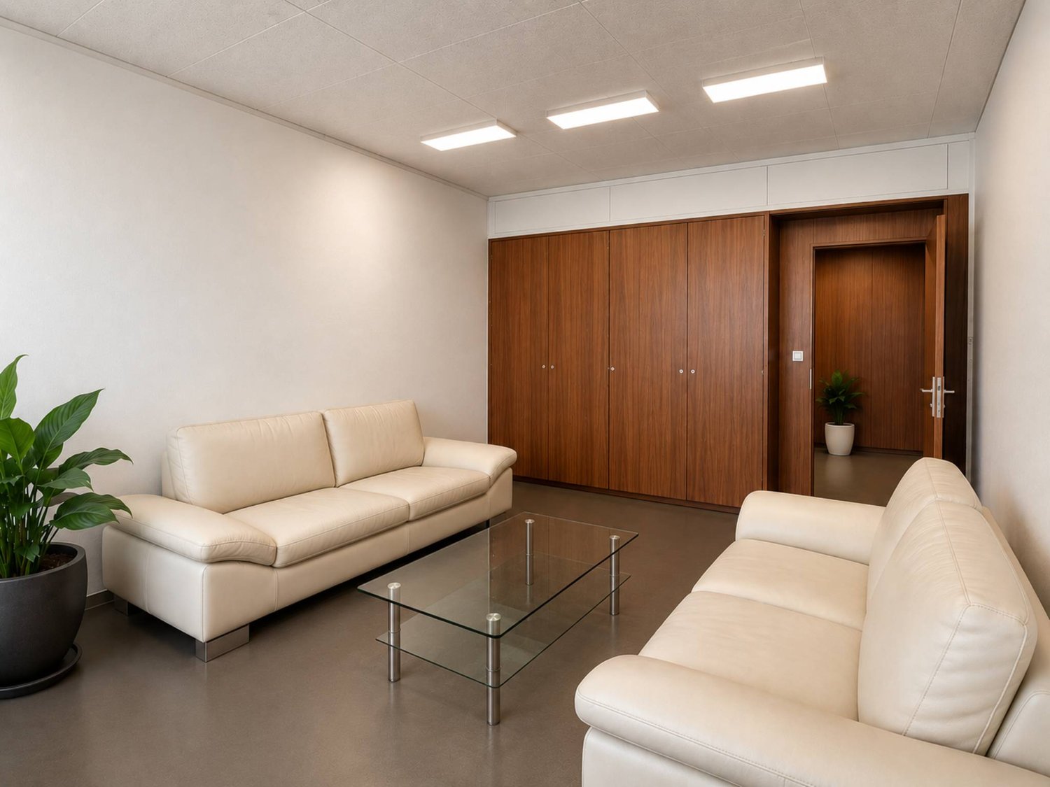 239m² office