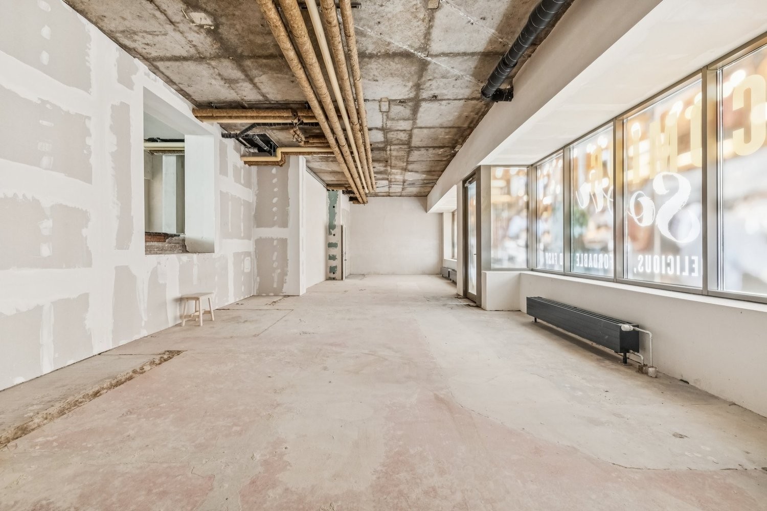 ristorante di 256m², foto 2 di 10