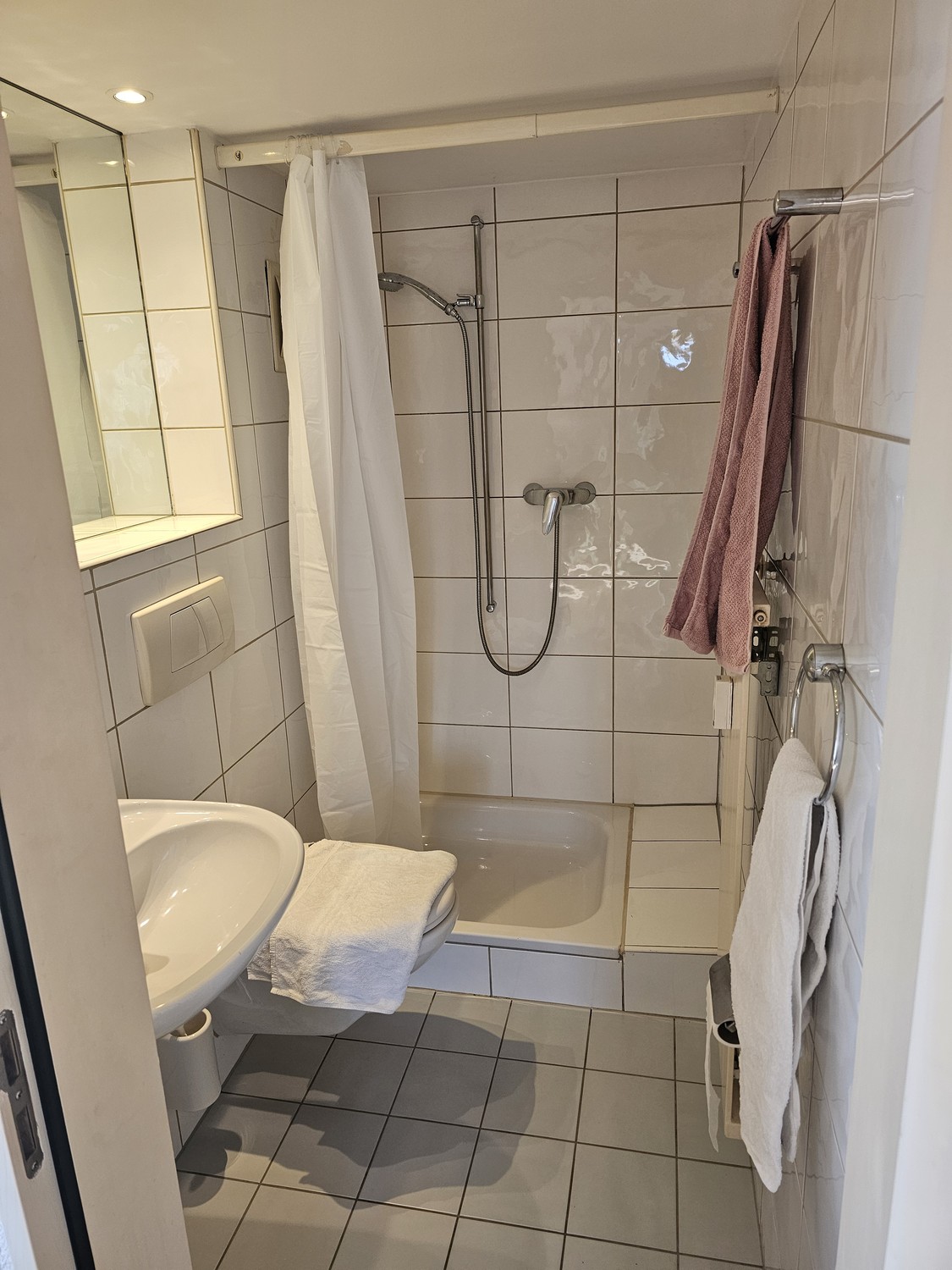 Stanza in un appartamento condiviso, foto 2 di 2